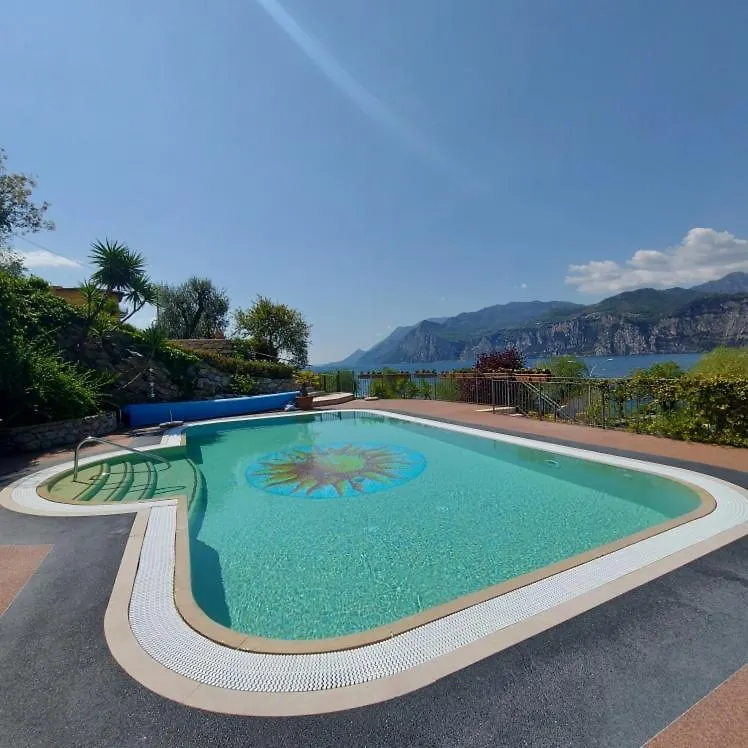 *** Aparthotel Villa Treccani Apartments Malcesine Italia