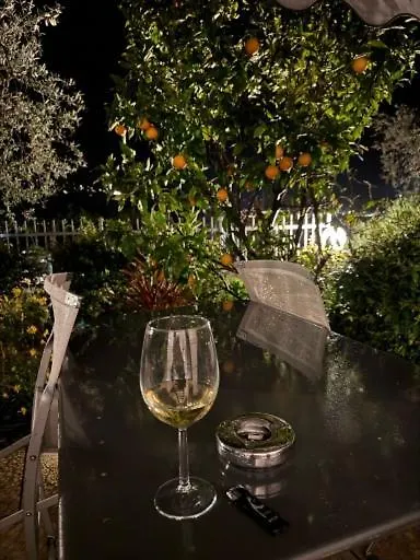*** Aparthotel Villa Treccani Apartments Malcesine Italia