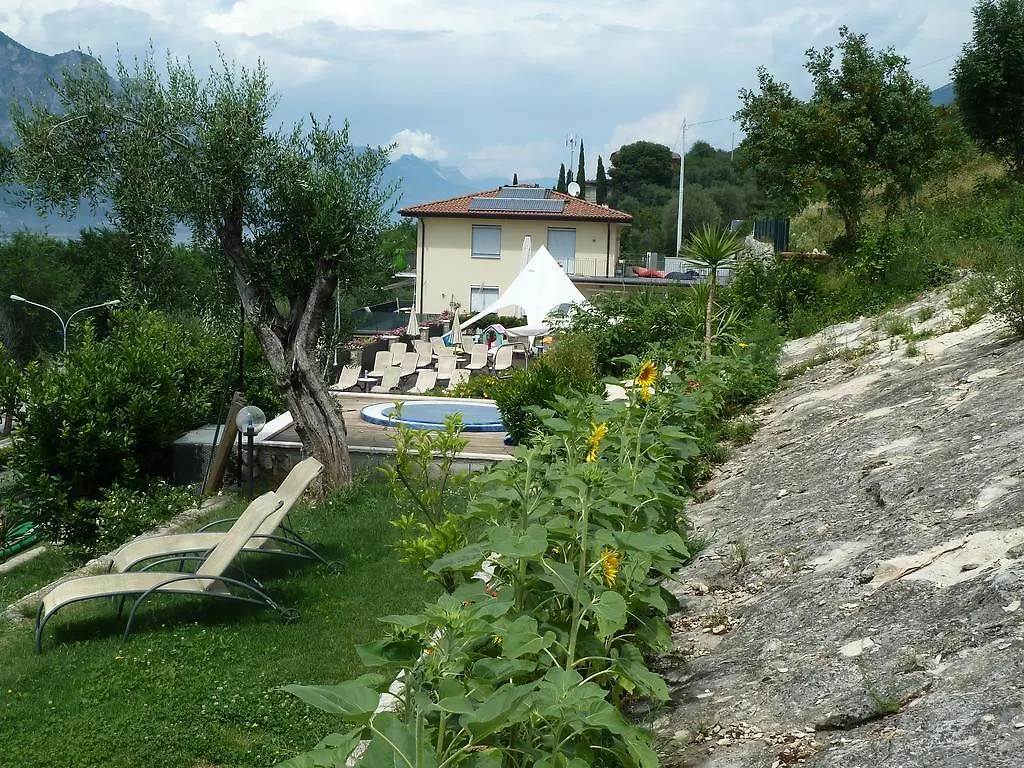 Villa Treccani Apartments Malcesine Aparthotel