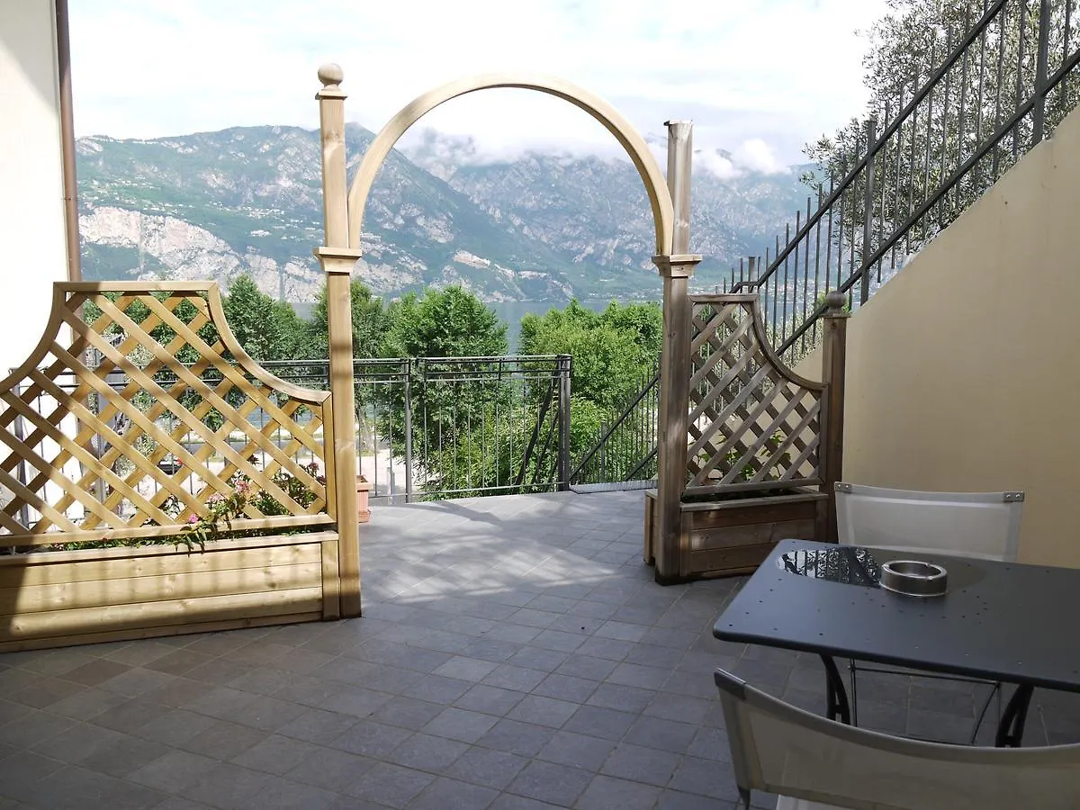Villa Treccani Apartments Malcesine Aparthotel